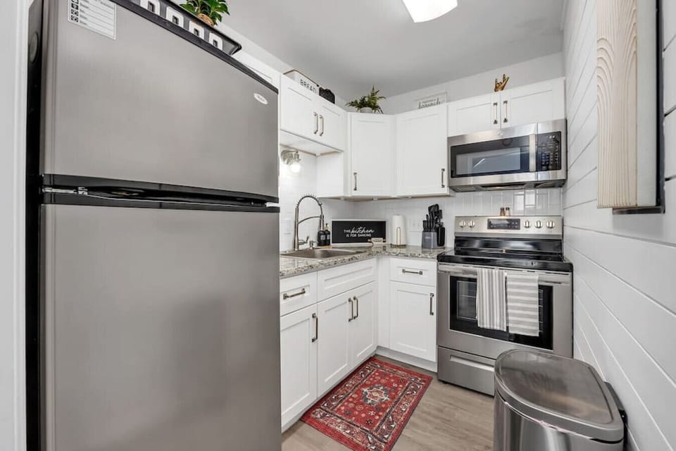 Fully stocked kitchen, including complimentary coffee.