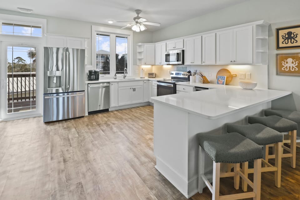 Fully stocked kitchen with all new appliances, wine fridge & ice maker!!