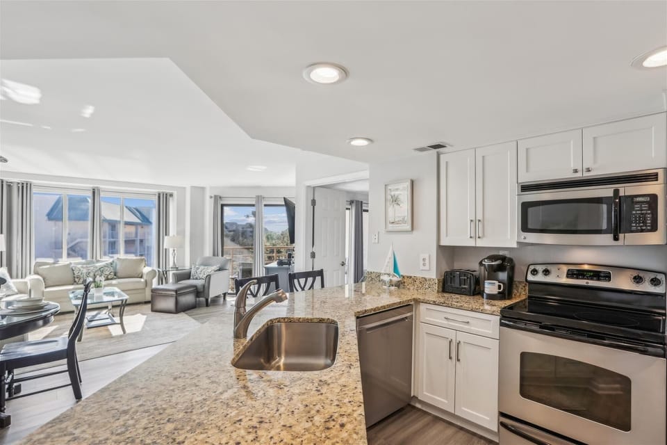 Kitchen at 2514 Villamare