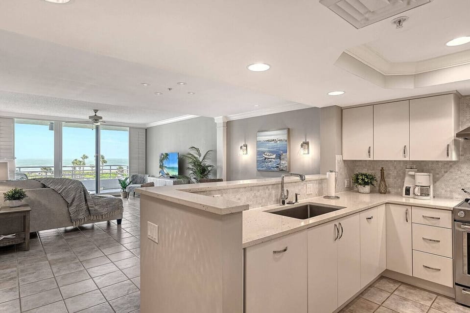 Kitchen/Family room view