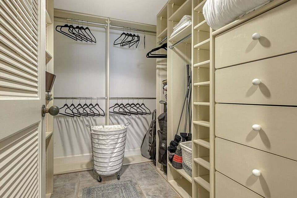 Primary walk in closet