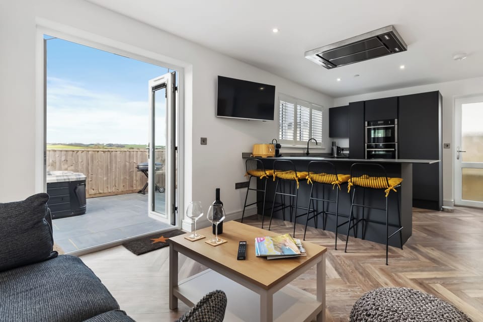 Lovely Cottage with Hot Tub