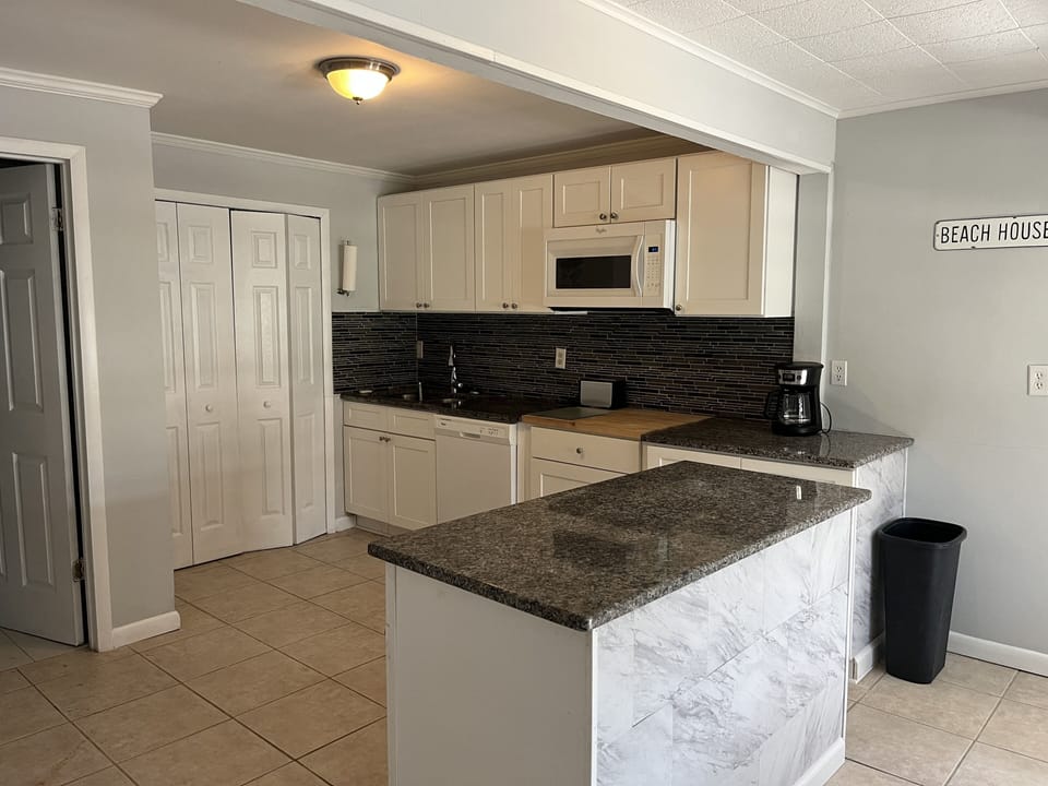 Lower kitchenette