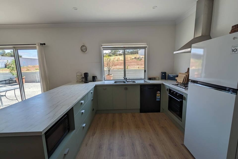 Kitchen (2)