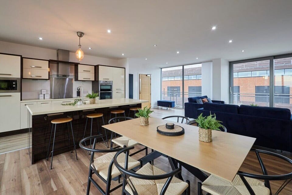 The Knight Street Penthouse II, Liverpool - Host & Stay