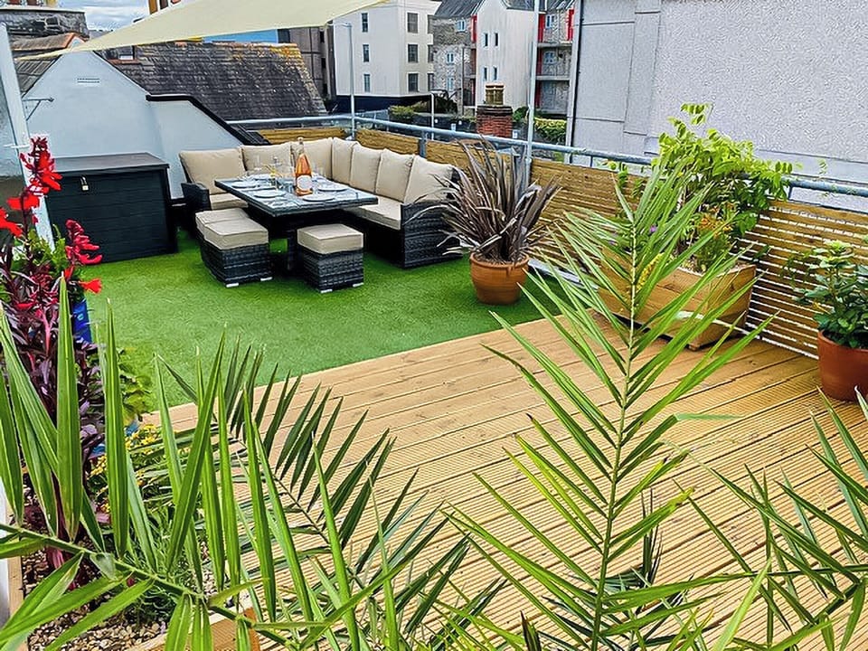 Sitting-out-area | The Merchants House, Plymouth