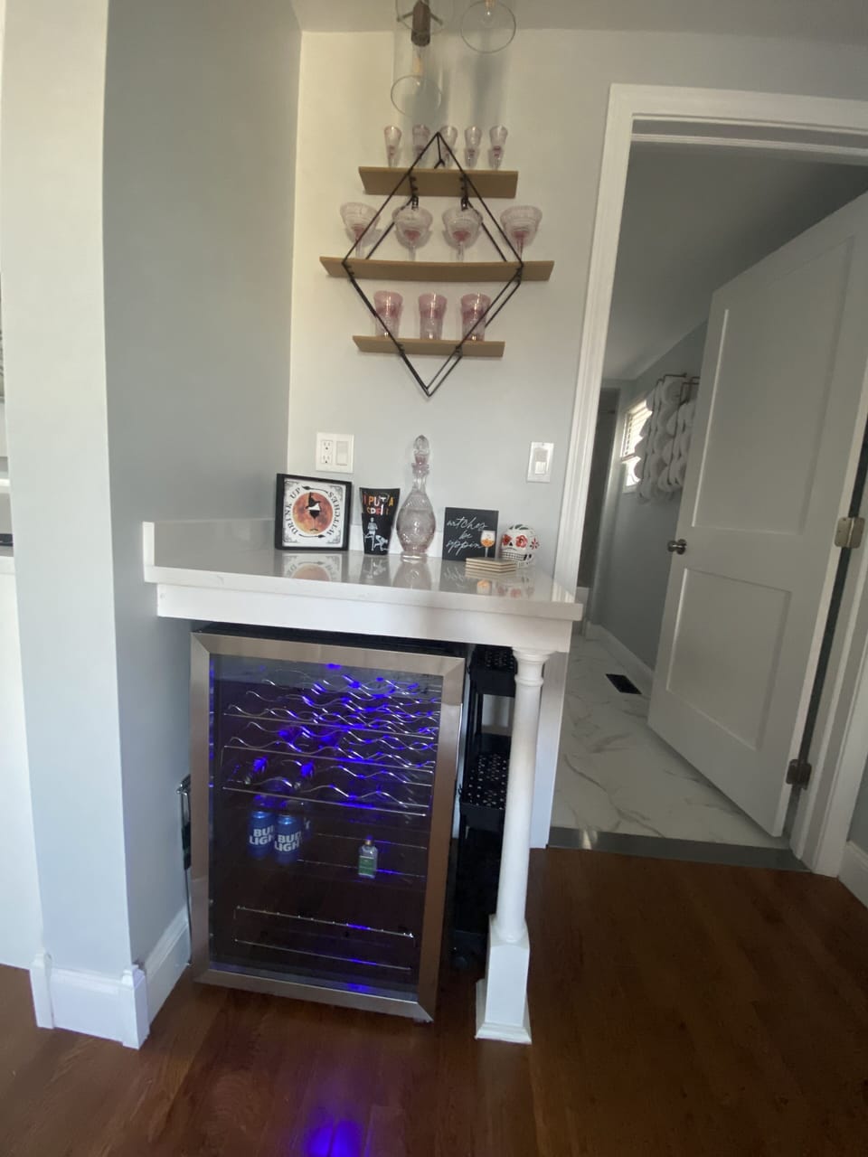 Mini wine/beverage fridge