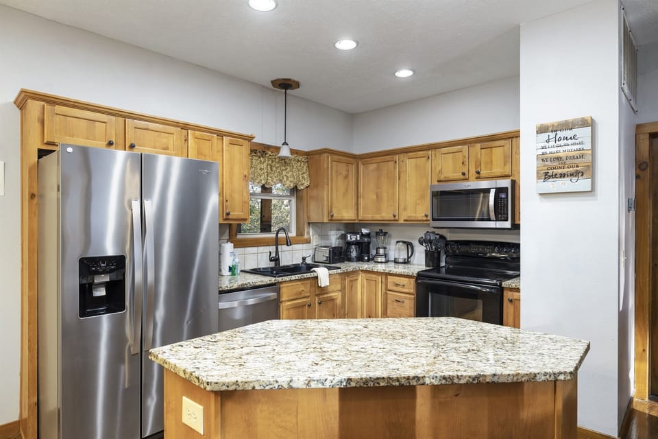 Main Level: Kitchen