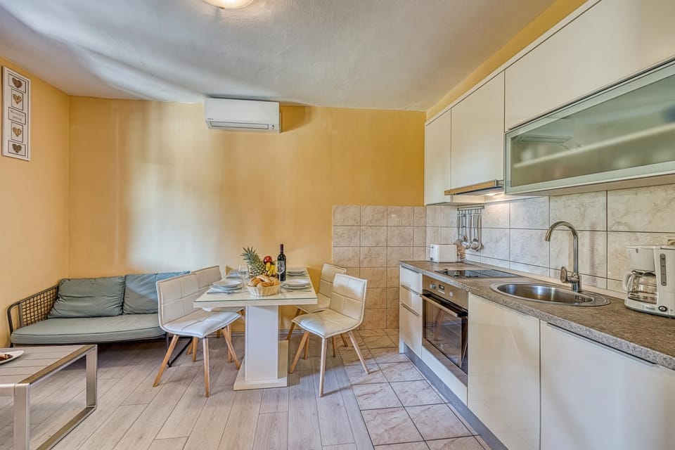 Kitchen and dining area