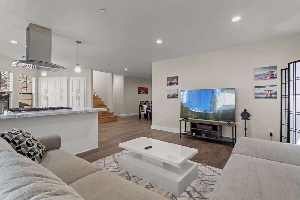 Family room with karaoke machine!