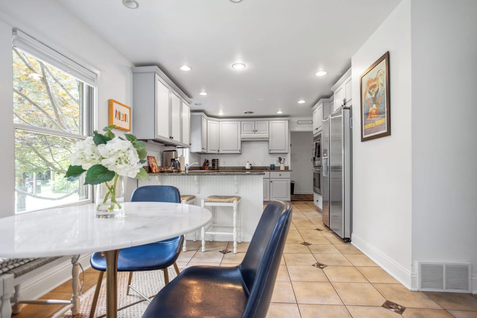 Eat in kitchen perfect for breakfast or a workspace