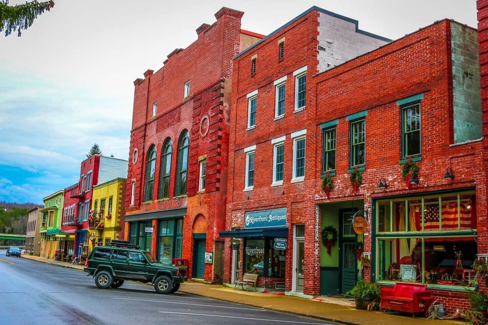 Thomas, WV, a town 5 minutes drive from Davis. More shopping, pubs, restaurants, art galleries, live music, specialty coffee, etc! 