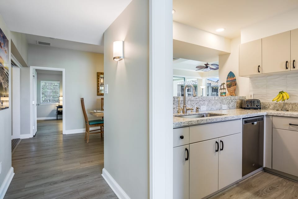 Entry way to kitchen