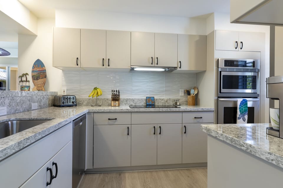 Enjoy your fully equipped kitchen! Everything you need to feel right at home.