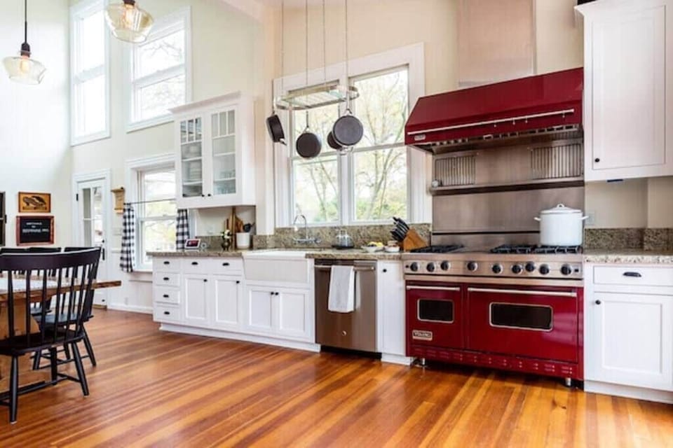 Fully Stocked Chef's Kitchen