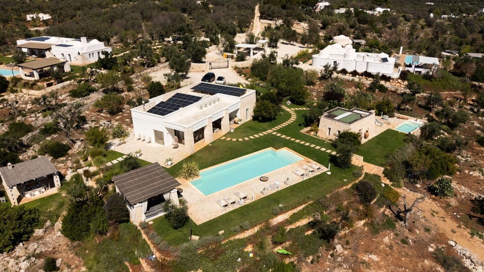 Amenities, Building Exterior, Facilities, Outdoor, Pool, Spring, Summer