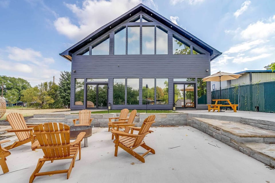 Granbury Vacation Rental | 4BR | 2BA | 2,200 Sq Ft | 1 Step to Enter