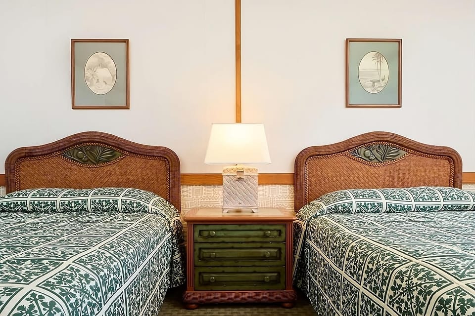 2 Queen beds
