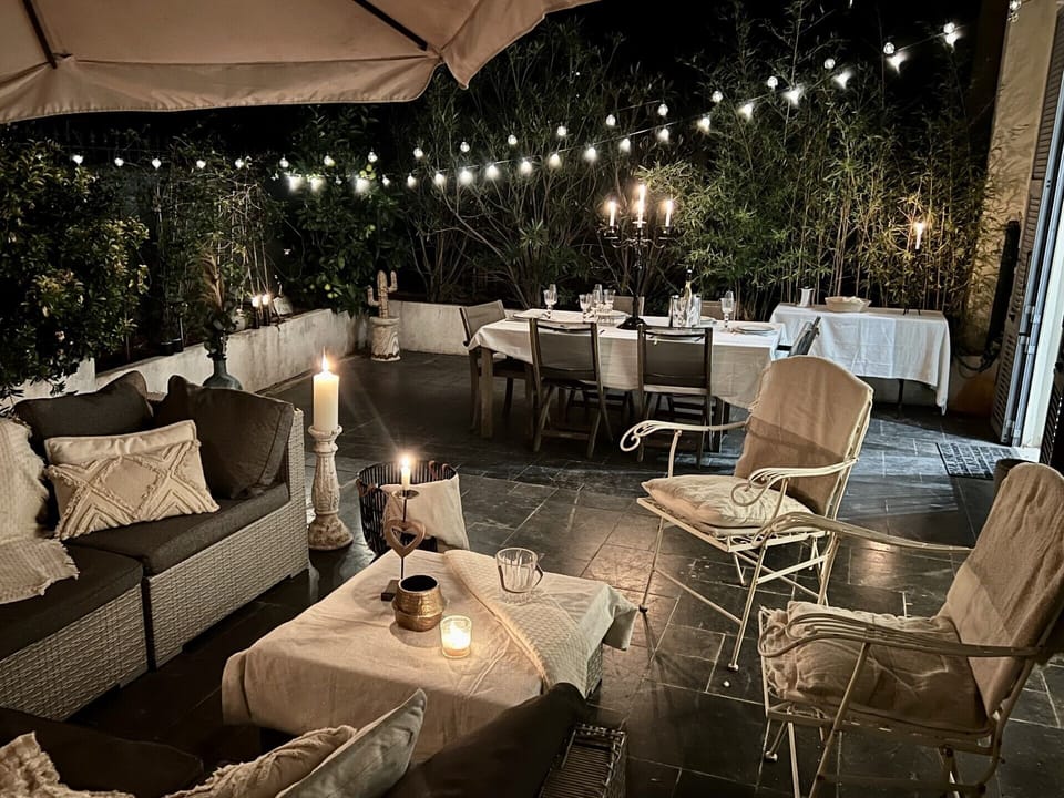 Outdoor dining