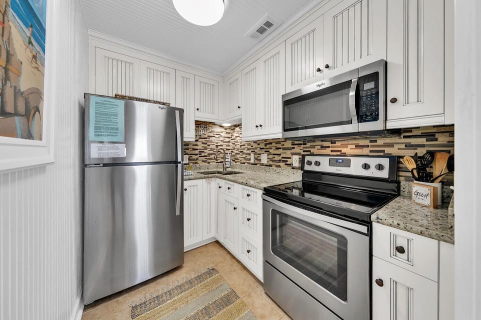 Full kitchen
