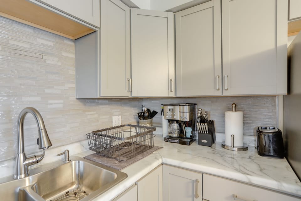 Kitchen | Main Level