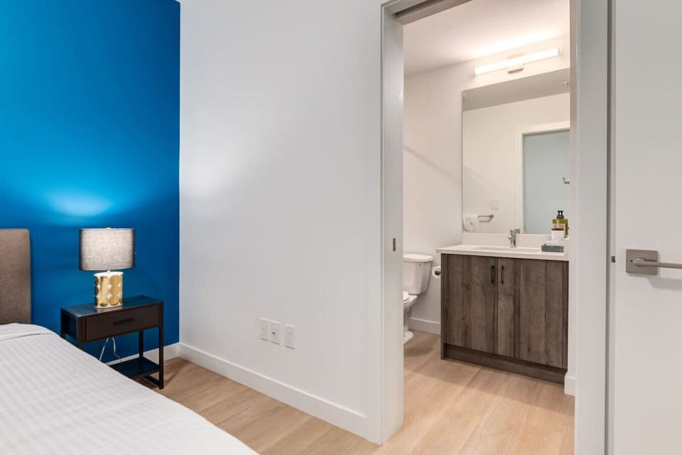View of the ensuite bathroom.