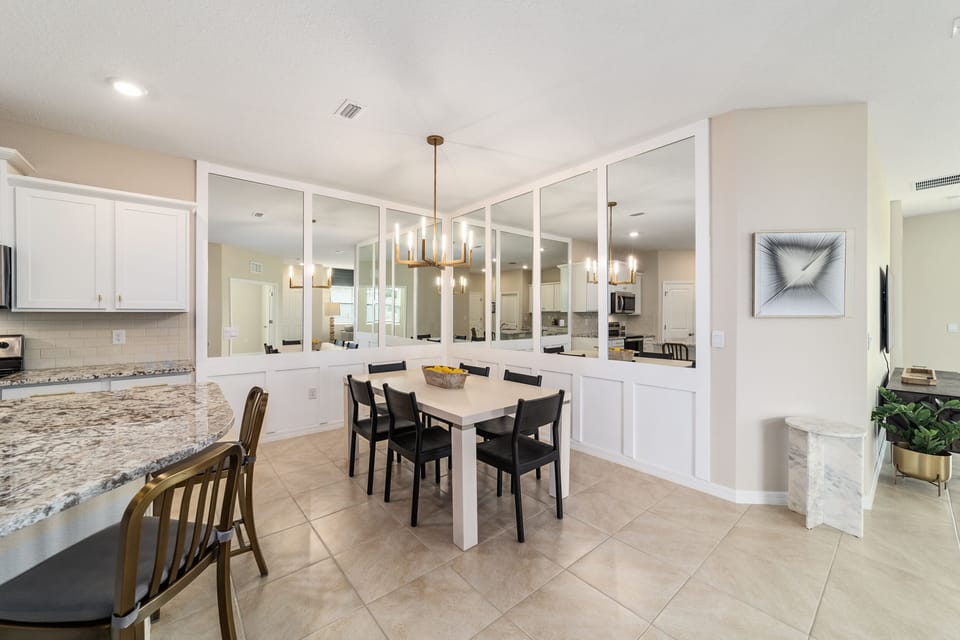 Elegant Dining room 