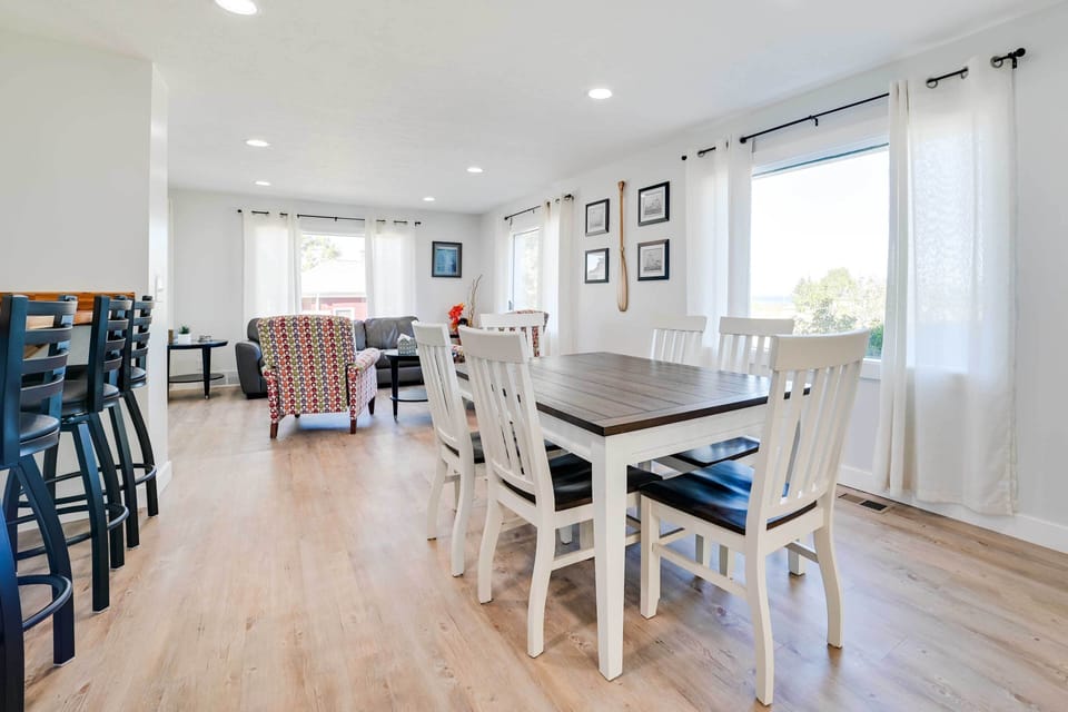 Rogers City Vacation Rental | 7BR | 2.5BA | 2,260 Sq Ft | Stairs Required