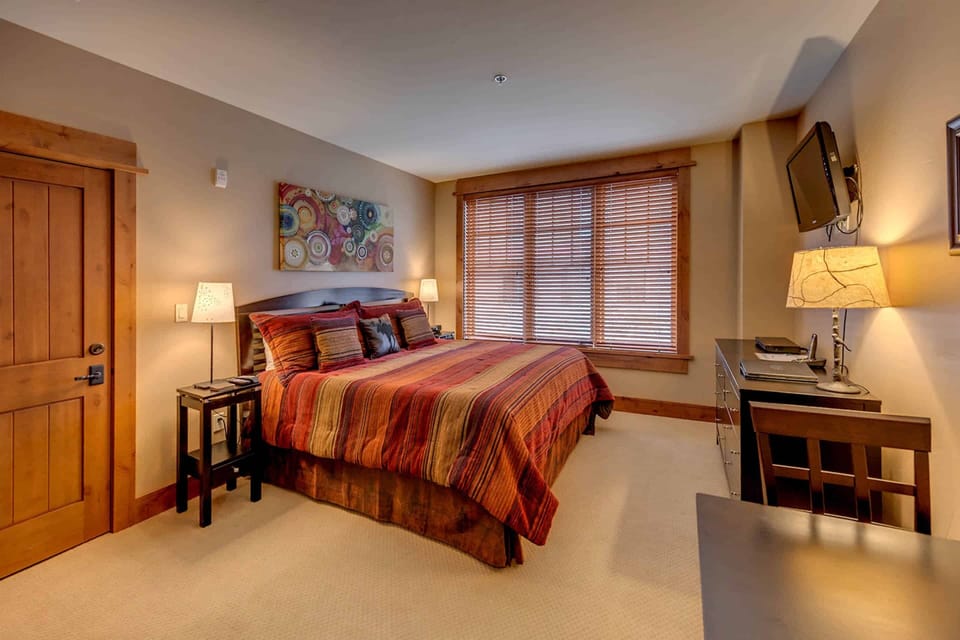 TMRCatamount204ABedroom