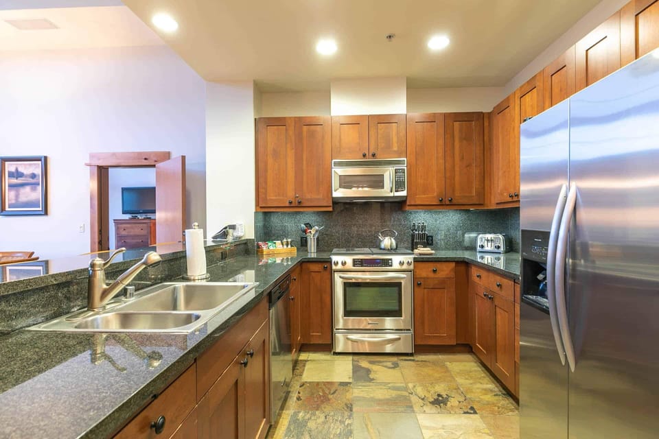 CAT_405-print-017-014-Kitchen-3360x2240-300dpi