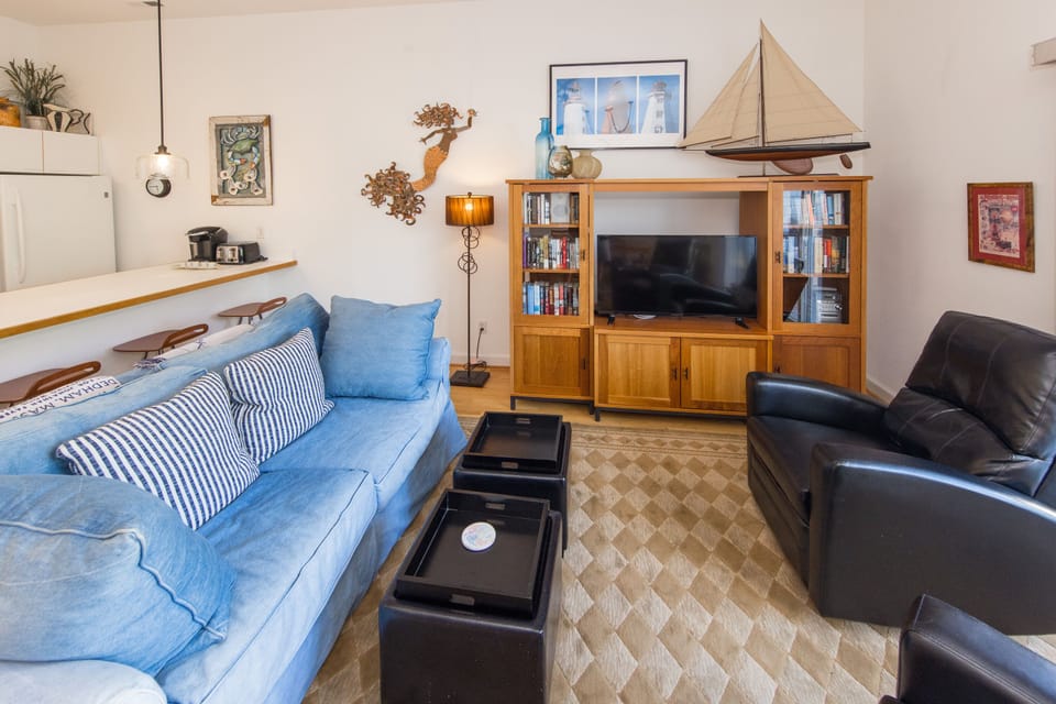 2nd Floor
Living room