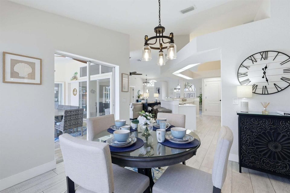 Breakfast nook