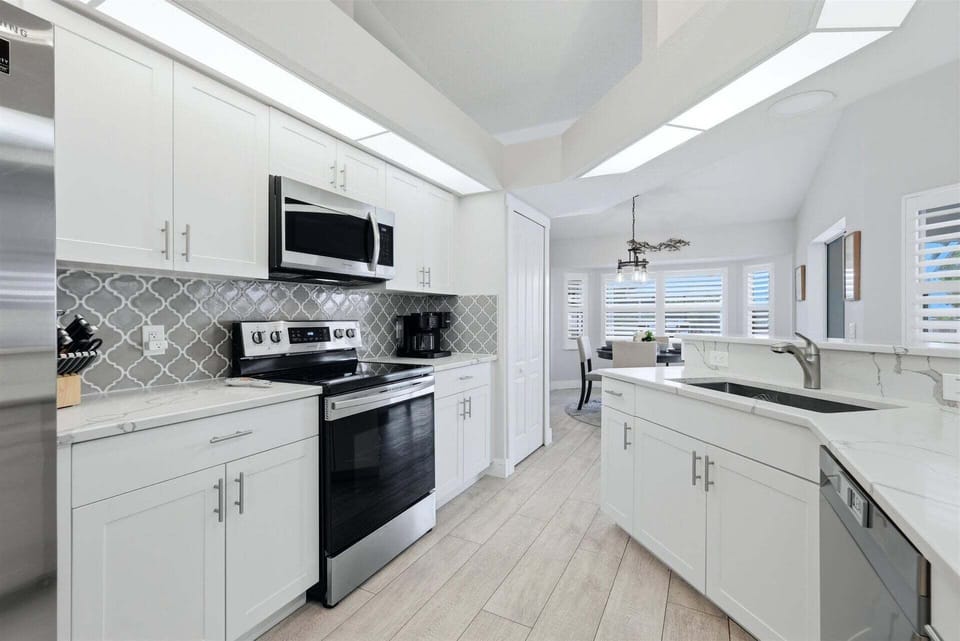 Bright, fully-equipped kitchen