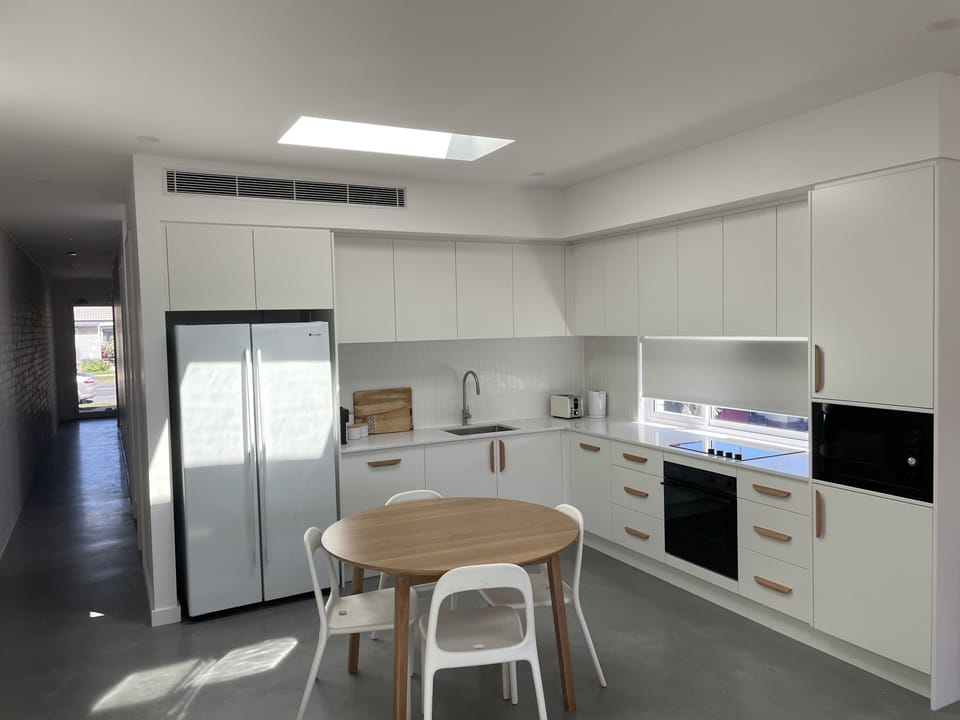 kitchen / dining area - main floor 