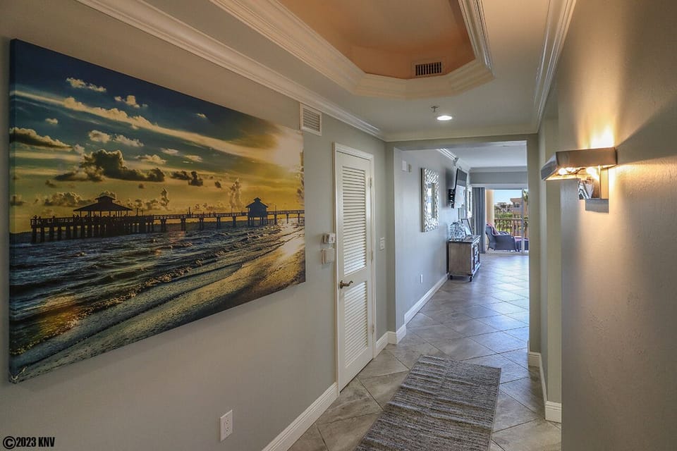Entrance to Bella Lago 444