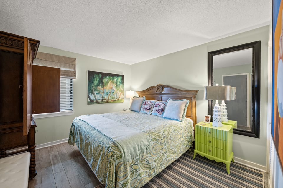 2nd Bedroom w/1 Queen