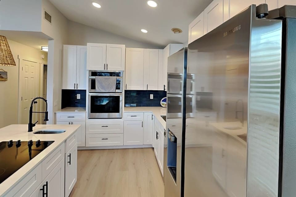 Fully Equipped Kitchen with Stainless Steel Appliances