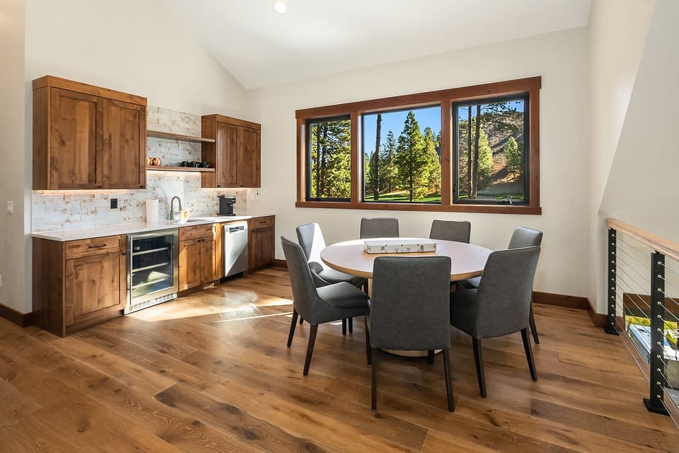9 Wines: - 2nd floor loft area with a wet bar, wine cooler, and a gaming table.