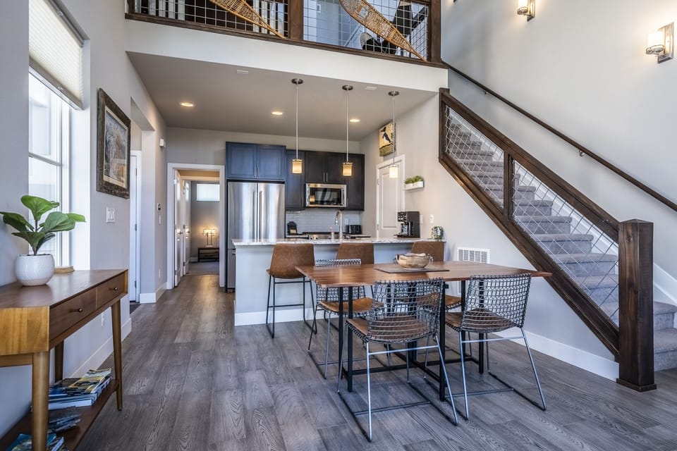 Kitchen - Have a nice meal in dining table and island with stools