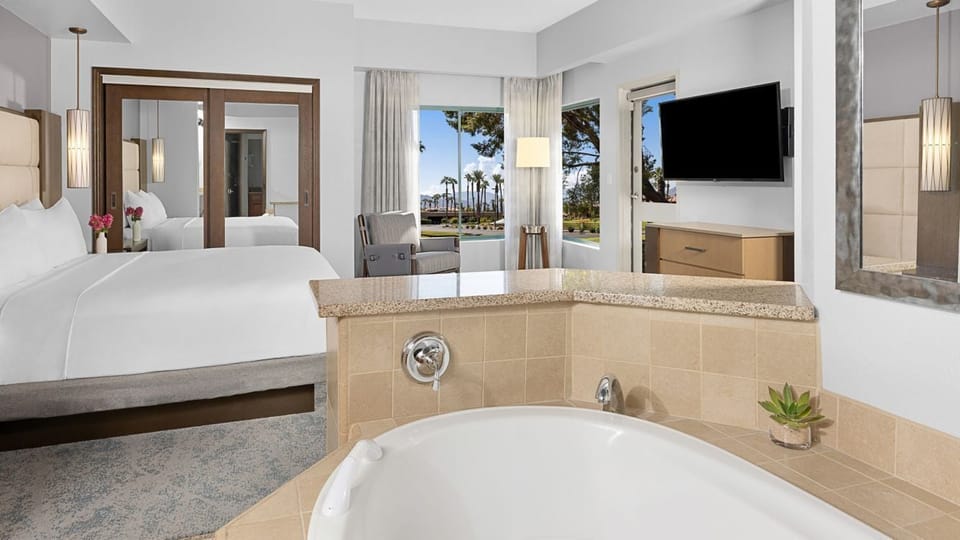 Master Bedroom/bathroom