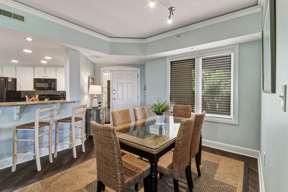 2216 Windsor II | Dining Table - 2216 Windsor II | Dining Table