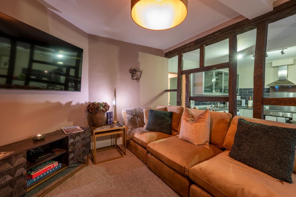 Living Room / Lounge