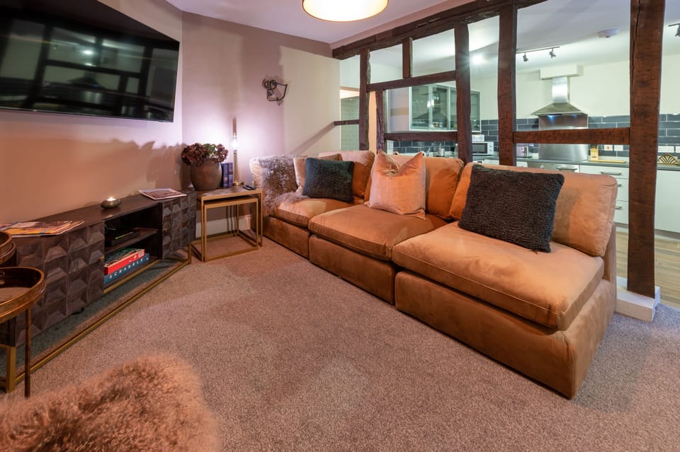 Living Room / Lounge