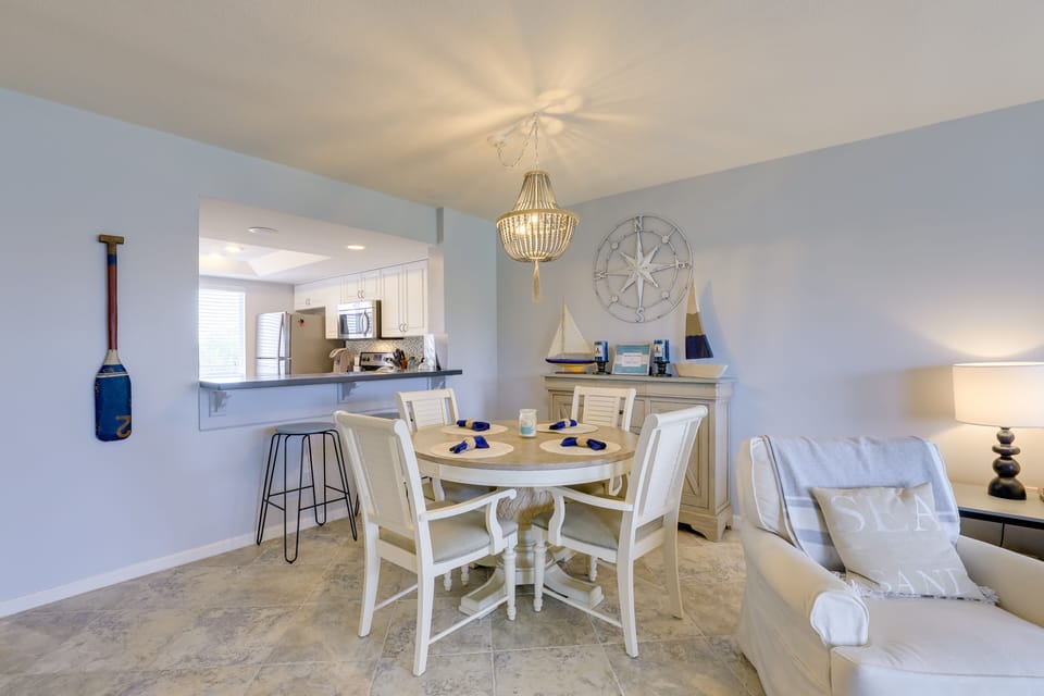 Dining Room | Dishware & Flatware Provided