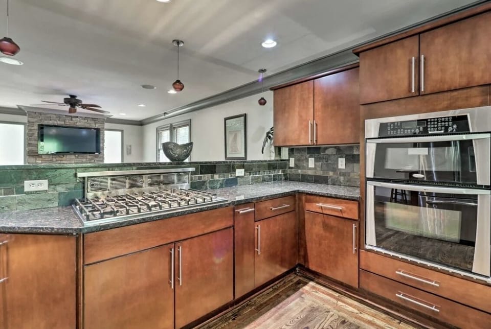 Indoors, Kitchen, Microwave, Oven, Cooktop
