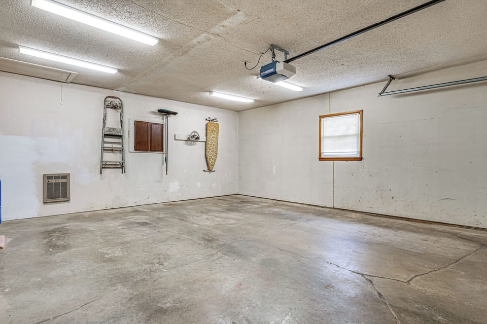 Parking | Garage (2 Vehicles)