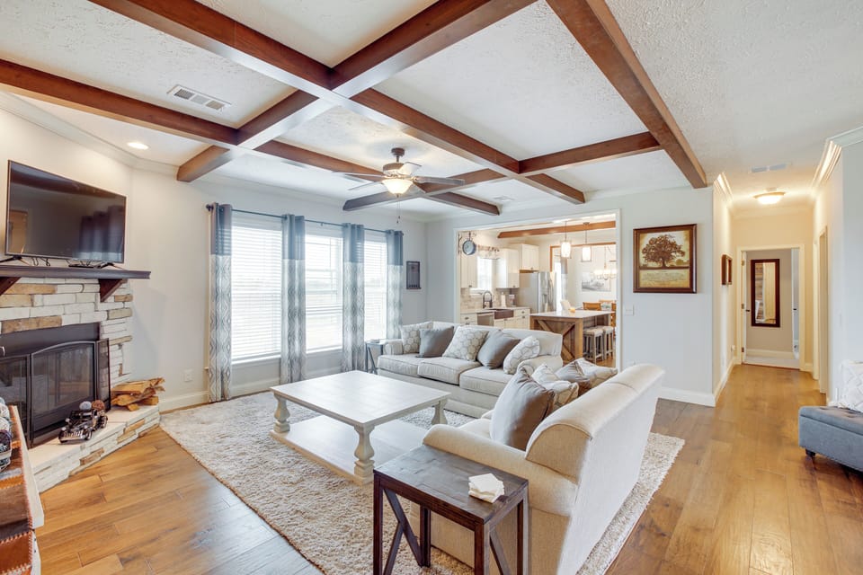 Crossville Vacation Rental | 3BR | 3BA | 2,300 Sq Ft | 5 Steps Required