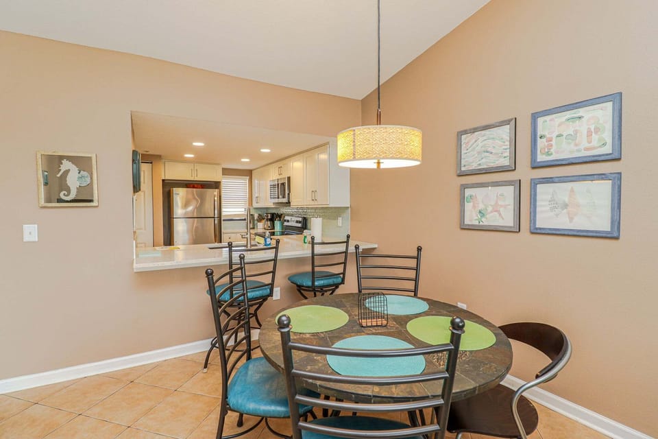 St. Augustine Beach Rentals Dining Room