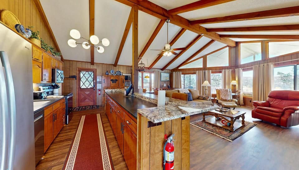 Main floor: Kitchen & Family rooms