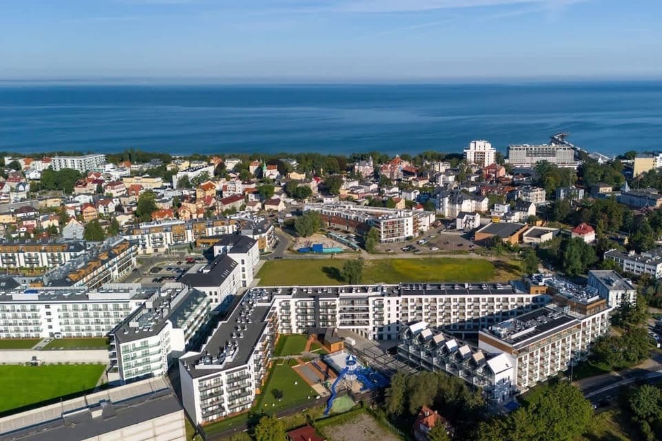 Enjoy easy access to the city's attractions from this well-located building. 
